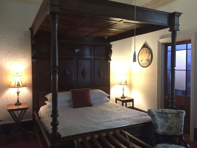Bed & Breakfast Karamana Homestead (1872)