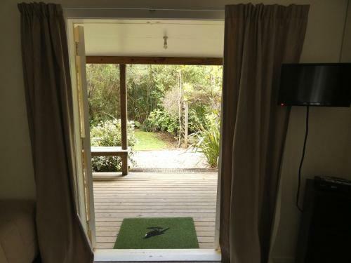 Lodge Aroha Island