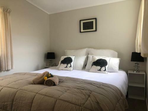 Lodge Aroha Island