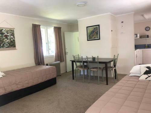 Lodge Aroha Island