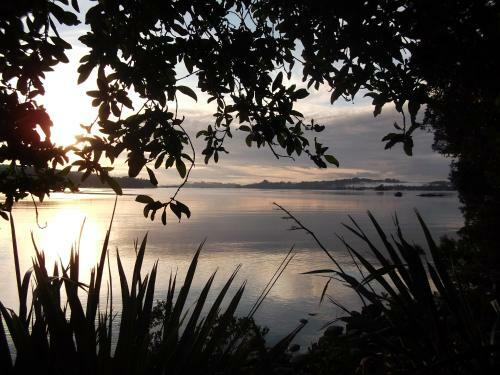 Lodge Aroha Island