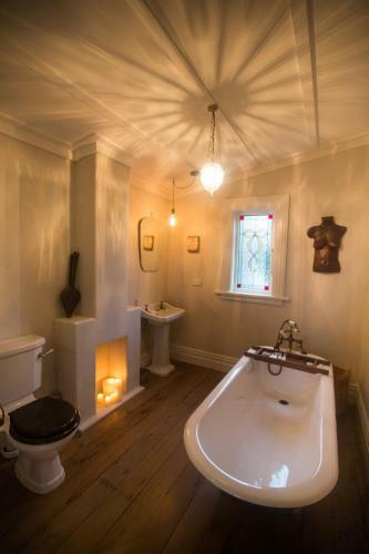 Coghill Cottage