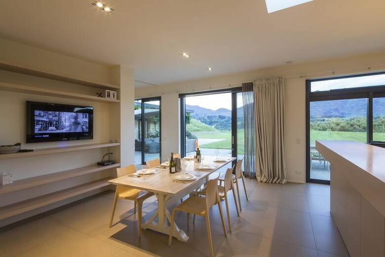 Villa Alpine Retreat By Touch Of Spice