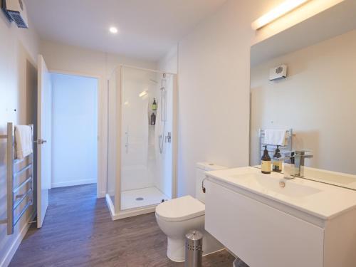 Central Spa Escape - Queenstown Apartment (f2)