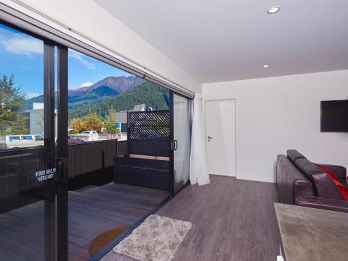 Central Spa Escape - Queenstown Apartment (f2)