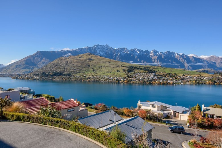The Star Of Queenstown Hill