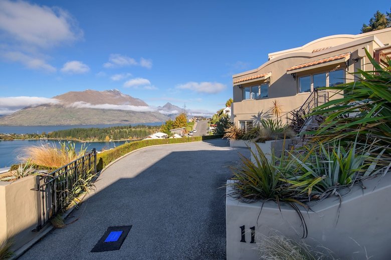 The Star Of Queenstown Hill
