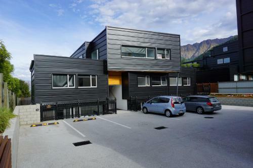 Black Diamond Apartment