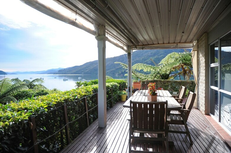 Bed & Breakfast Tirimoana House