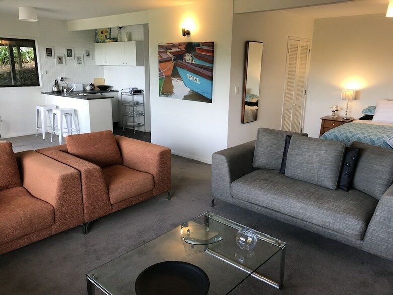 Waiheke Escape - Oneroa