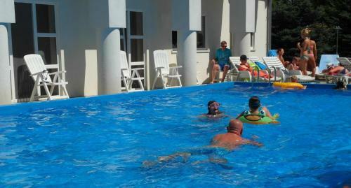 Hotel O?rodek Wypoczynkowy S?o?ce D?bki