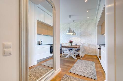 White Merlin Via Nadmorski Dw�r Apartments