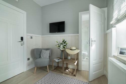 Hostal Willa B??kit Hotel & Restauracja By Dorota Szel?gowska
