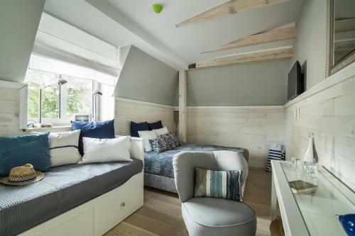 Hostal Willa B??kit Hotel & Restauracja By Dorota Szel?gowska