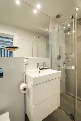 Hostal Willa B??kit Hotel & Restauracja By Dorota Szel?gowska