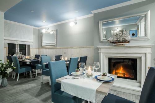 Hostal Willa B??kit Hotel & Restauracja By Dorota Szel?gowska