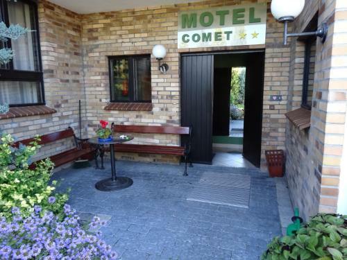 Motel Comet