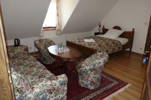 Hotel Go?ciniec Dworski W Ropie