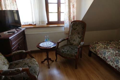 Hotel Go?ciniec Dworski W Ropie