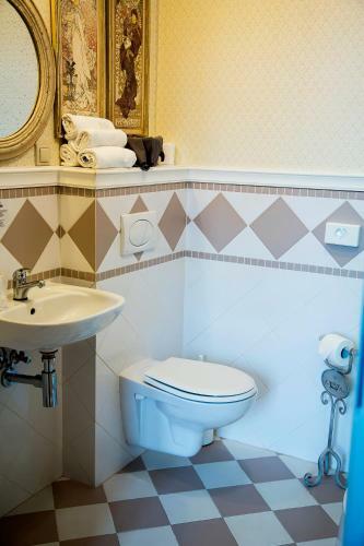 Hostal Dw�r Z?otopolska Dolina Mansion House
