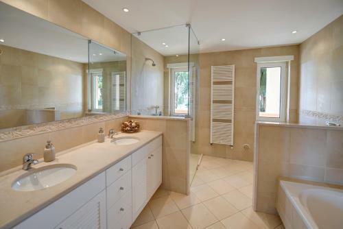Ria Alvor Luxurious Golfview Villa