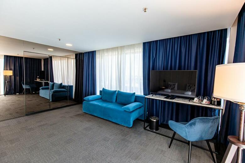 Union Plaza Hotel