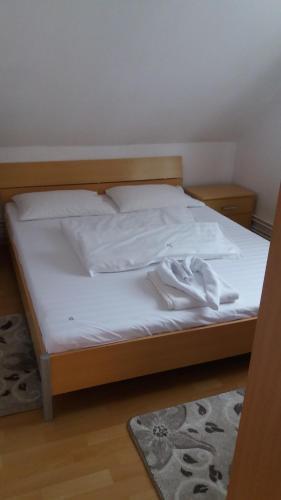 Hostal Casa Floare De Colt