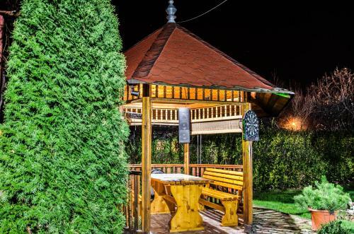 Hostal Casuta Noastra
