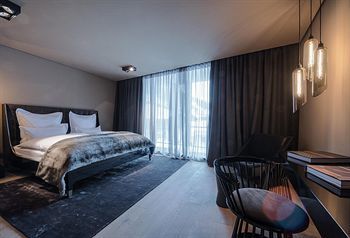 Zhero Hotel