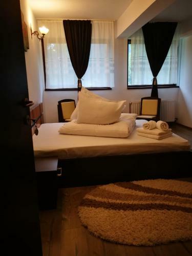 Hostal Casa Cu Flori