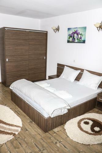 Hostal Casa Cu Flori