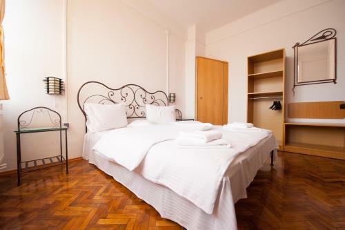 Hostal Pensiunea Tranzit