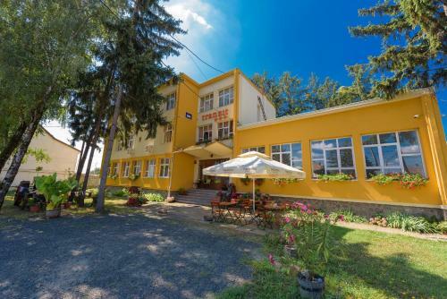 Hostal Pensiunea Tranzit