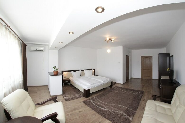 Hostal Pensiunea Denim