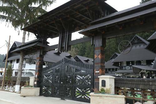 Hotel Complex Lions Bucovina