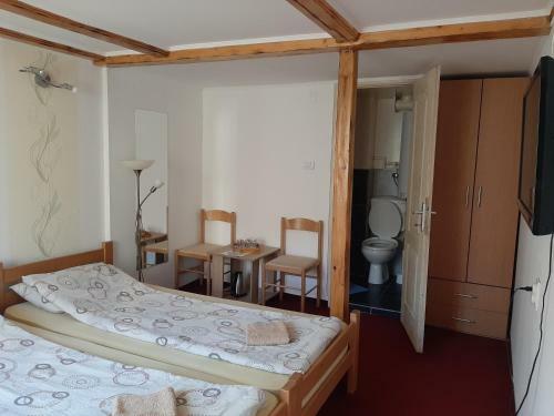 Hostal Rooms Piccolo Mondo