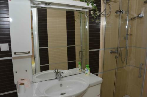Hostal Guest House Vila Florida
