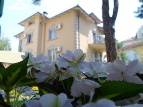 Hostal Villa As