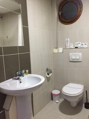 Cruiser Hotel