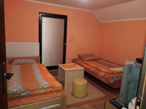 Hostal Rooms Violeta