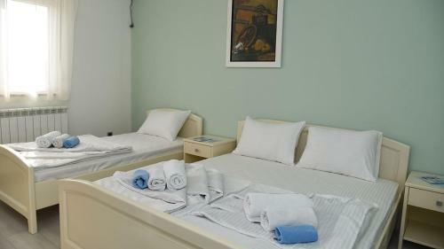 Bed & Breakfast Hotel Mk, Plavi Restoran, Loznica