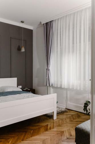 Apartment Io7