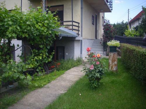 Hostal Guest House Nada