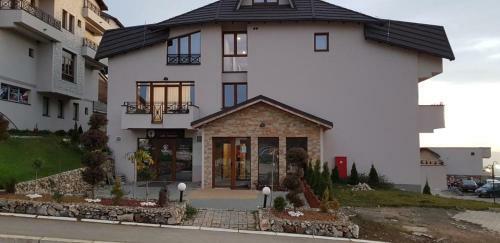 Privat Apartment Milmari