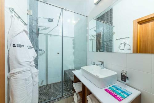 Beton Brut All Inclusive & Spa Hotel In Miracleon