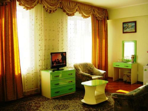 Yakor Hotel