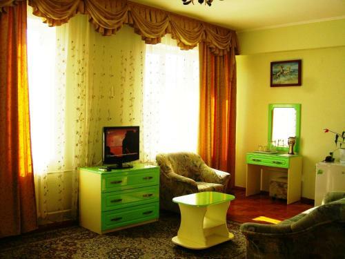 Yakor Hotel