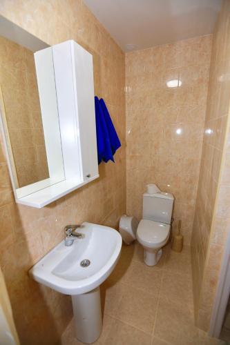 Hostal Emilli Guest House