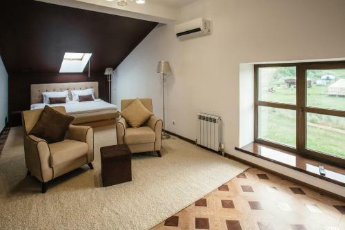 Alpika Hotel