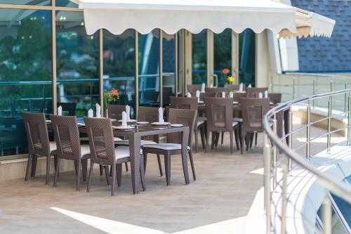 Hotel Mercury Resort